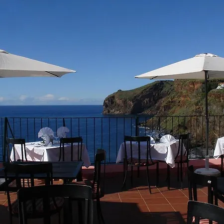 & Art Falesia Canico (Madeira)